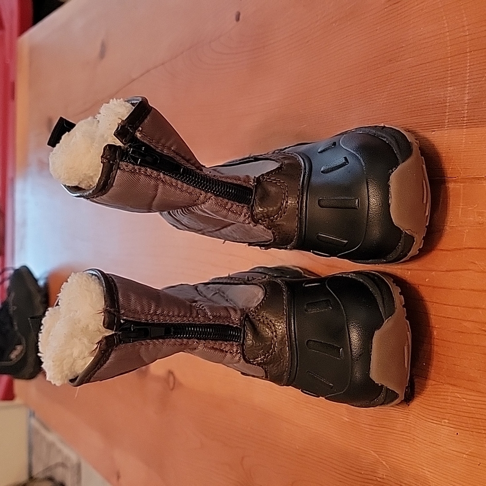 Carters snow boots